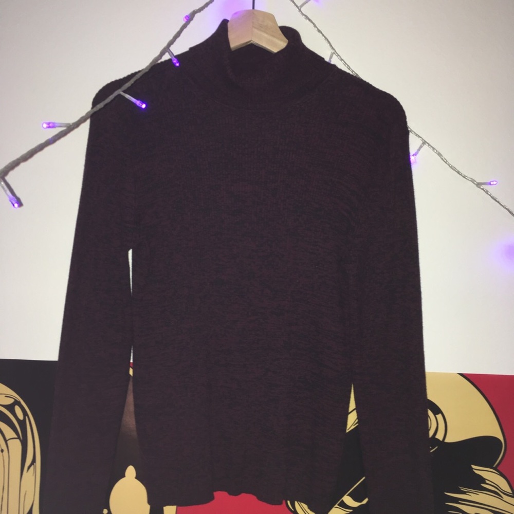 VINTAGE RED AND BLACK TURTLENECK SWEATER